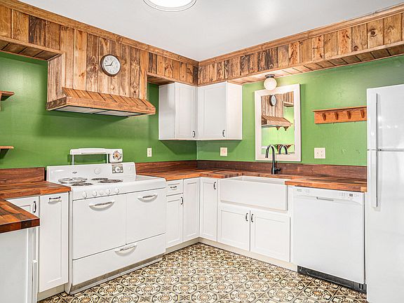 5th image of 1911 Burgundy St