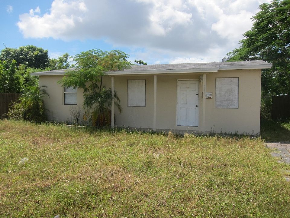 1st image of 530 NE 43rd St