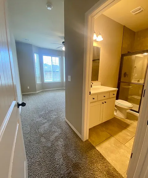 1047 N Leverett Ave — Photo 9
