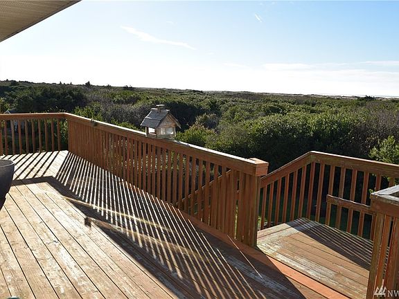 4th image of 311 Sand Dune Ave SW