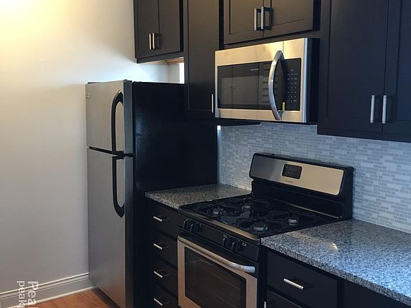 2nd image of 4627 N Ashland Ave APT 1E