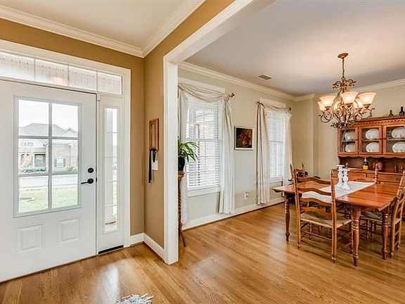 4th image of 203 Caroline Lee Dr