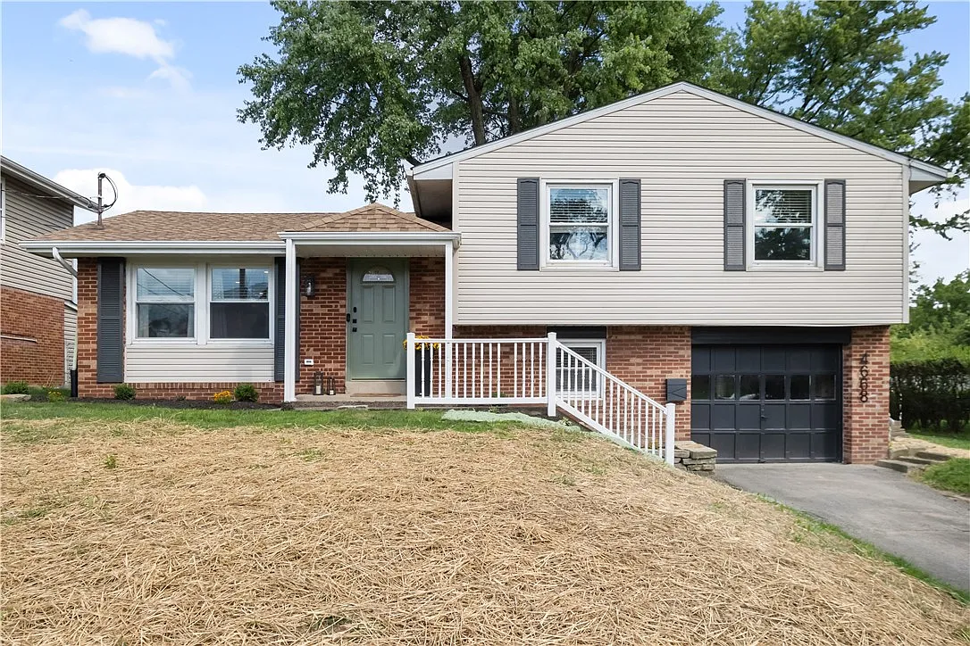 4668 Marina Dr photo 1