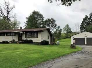 1343 Squaw Run Rd, Ellwood City, PA 16117