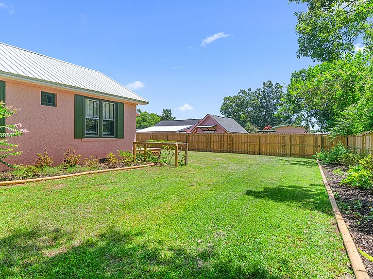 19300 Greeno Rd — Photo 3