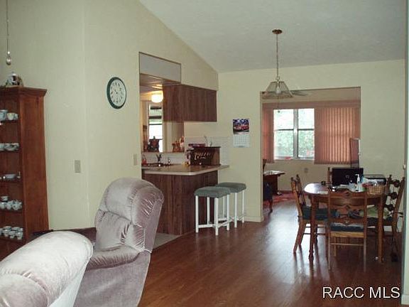 2nd image of 3427 N Honeylocust Dr