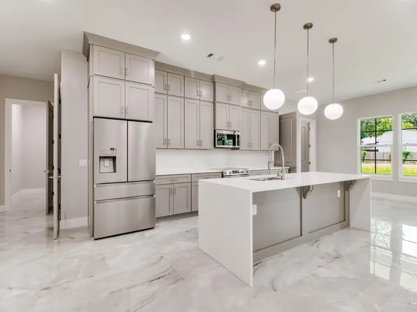 1512 Portside Dr, Gulf Breeze, FL 32563