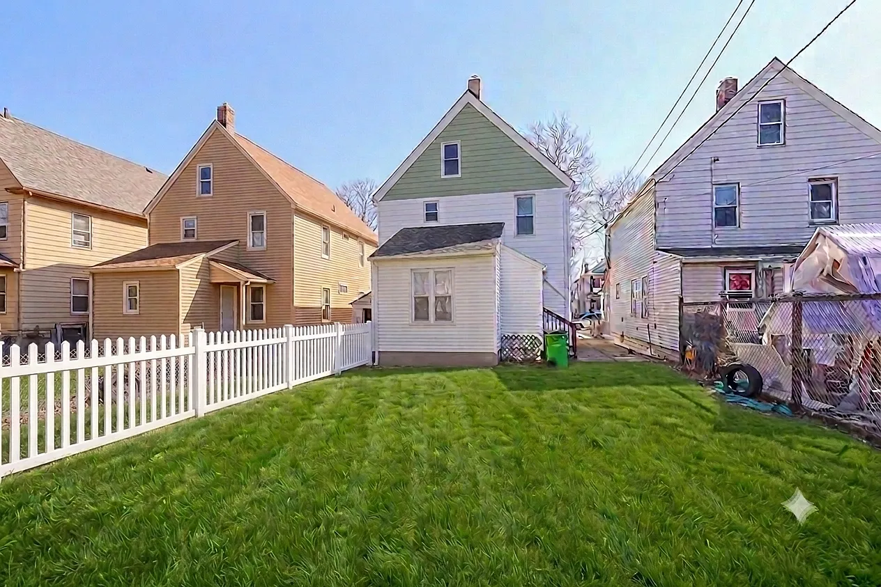 3 bed, 1200 sqft, $1,199 — Photo 3