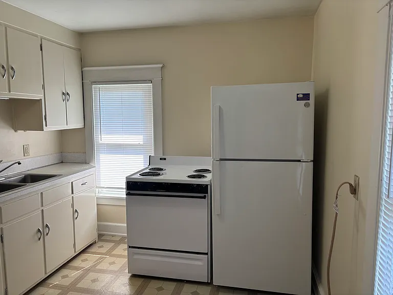 1811 Kendall St — Photo 7