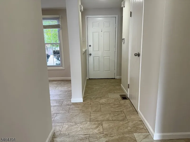 2 bed, 1.5 bath, $2,650 — Photo 3