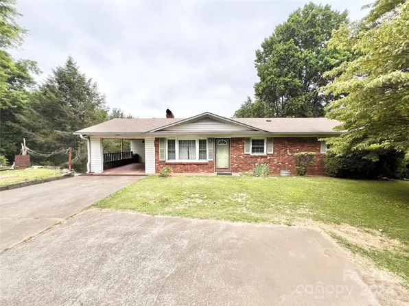 217 Lower Creek Dr NE, Lenoir, NC 28645