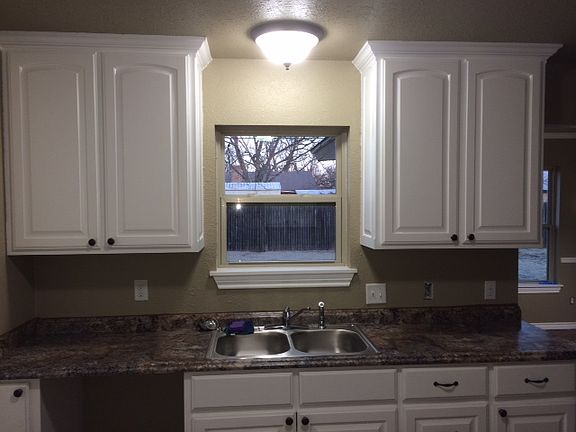 3rd image of 2117 Delwood Dr