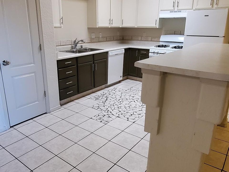 1st image of 717 Hellenic Dr #717