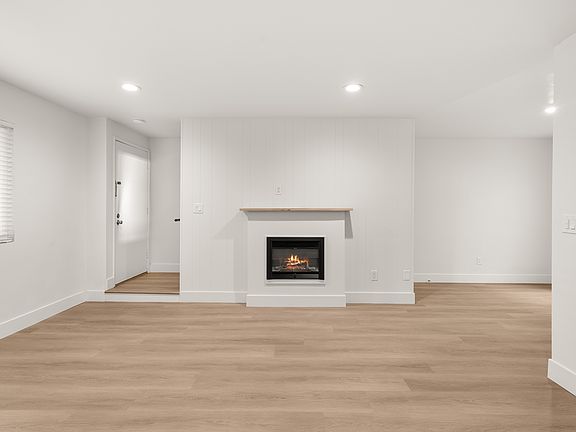 5th image of 619 N Lucia Ave APT 2