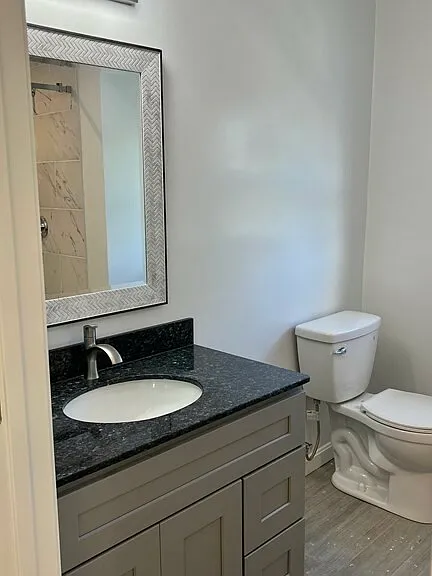 82 Edwards St — Photo 8