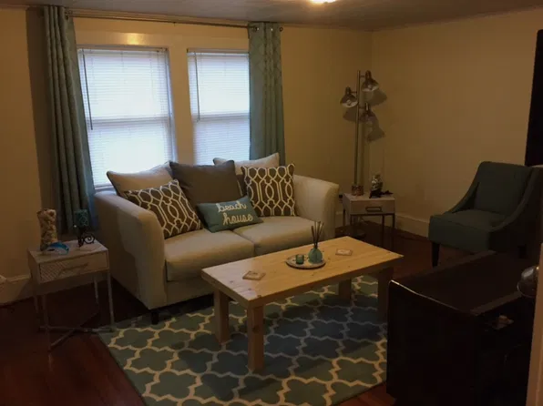 44 Susan St #2W, South Dartmouth, MA 02748
