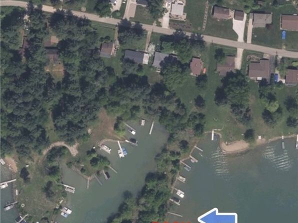 9146 Hillside Dr NE, Mineral City, OH 44656