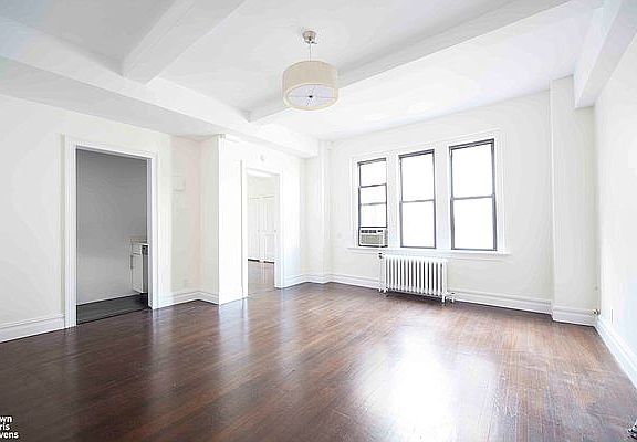 4th image of 157 E 72nd St APT 15J