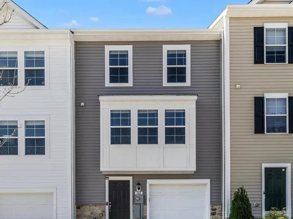 188 Tate Manor Dr, Charles Town, WV 25414