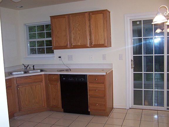 3rd image of 720 Brookwood Glen Ter
