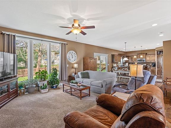 5th image of 813 SE Oriole Ct