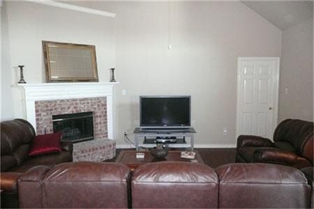 2nd image of 1724 Bramble Creek Dr