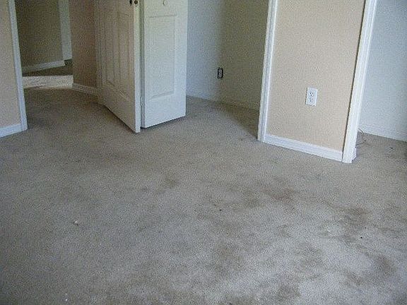 4th image of 23242 Mac Dougall Ave