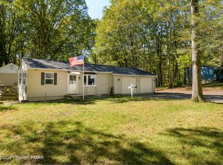 9081 Sherwood Dr, Kunkletown, PA 18058