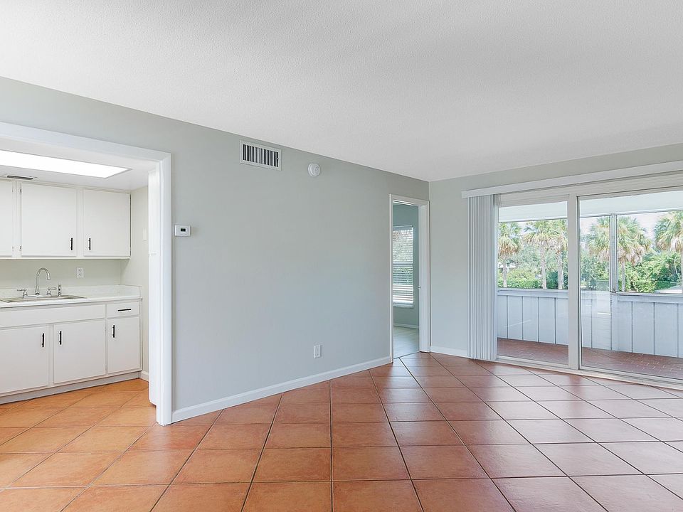 1st image of 2555 Indian River Blvd #E8