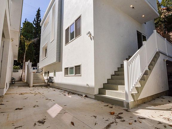 5th image of 2310 N Gower St