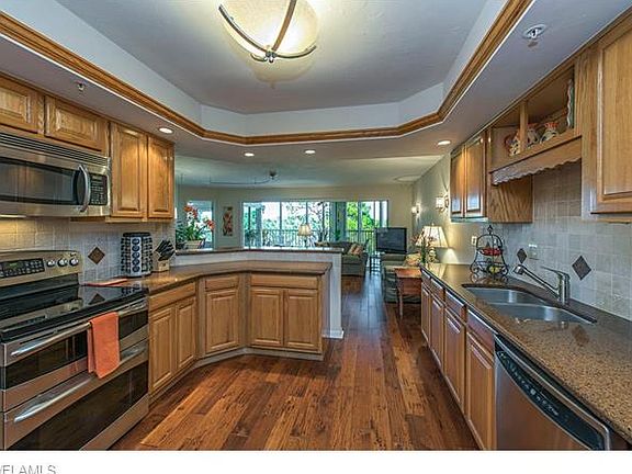 4th image of 26890 Wedgewood Dr APT 403