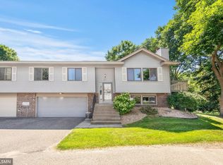 911 Lawnview Ave, Shoreview, MN 55126