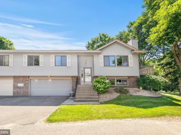911 Lawnview Ave, Shoreview, MN 55126