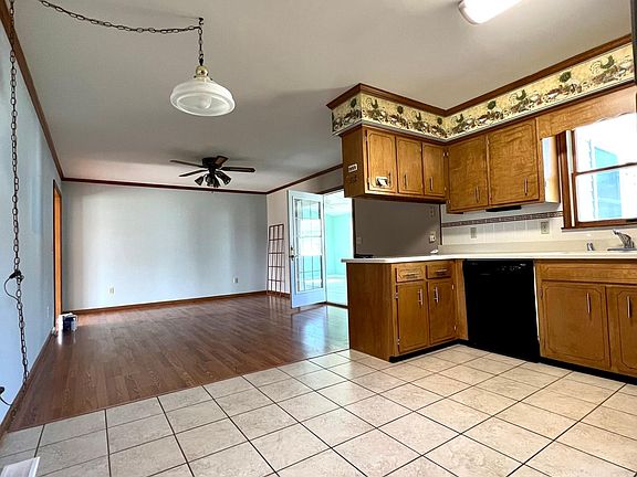 5th image of 502 New St