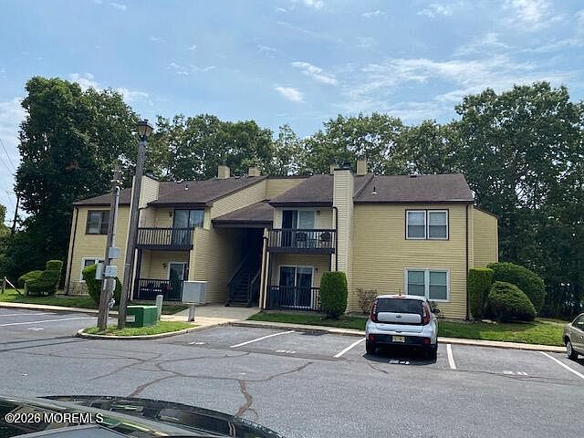2nd image of 24 Red Oak Lane