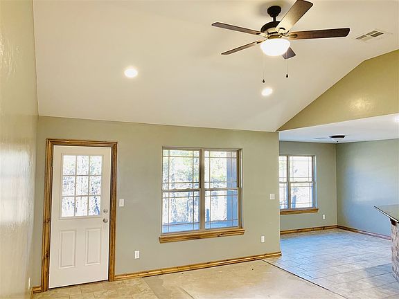 4th image of 2406 Mady Cir