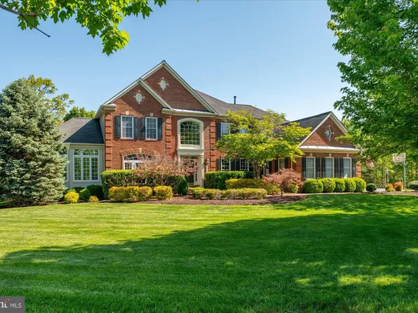 25777 Phar Lap Ct, Chantilly, VA 20152