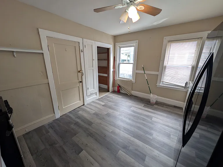 823 Canterbury St — Photo 15