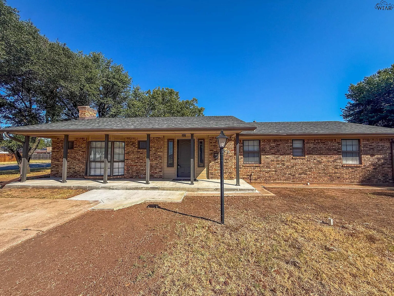 3 bed, 2.0 bath, 1687 sqft, $1,750 — Photo 1
