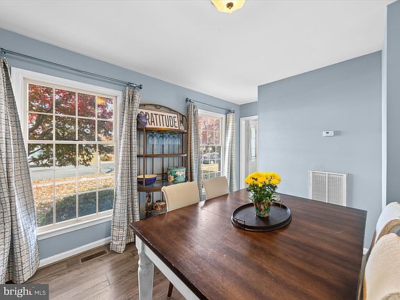 5th image of 29687 Lexington St