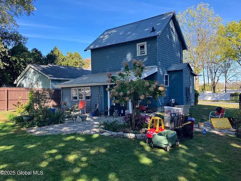 4th image of 42 Peck Avenue