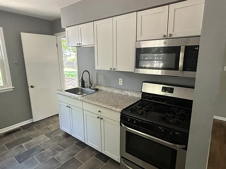 415 Tampa St SE — Photo 5