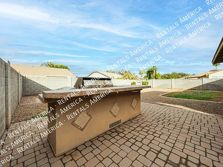2292 E Remington Pl — Photo 31