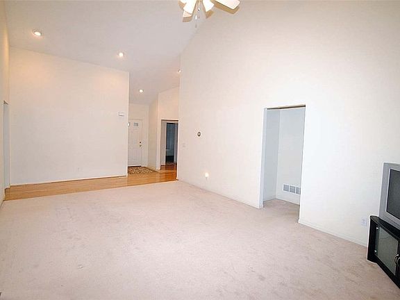 4th image of 515 Oak Lawn Ct #81
