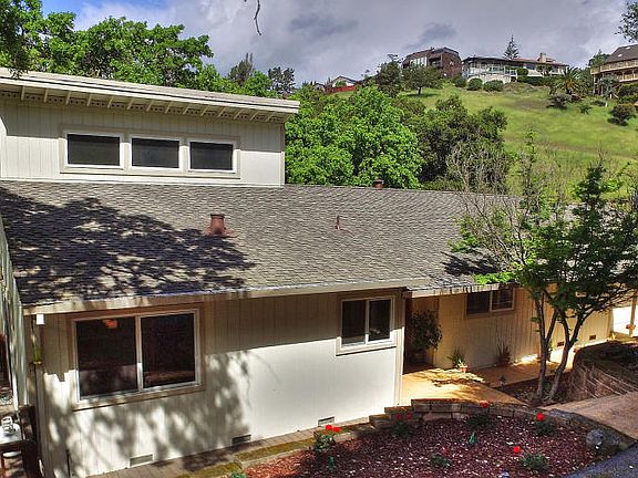 2nd image of 3075 Oak Leaf Ln