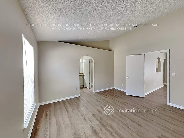 2836 Maderia Cir — Photo 8