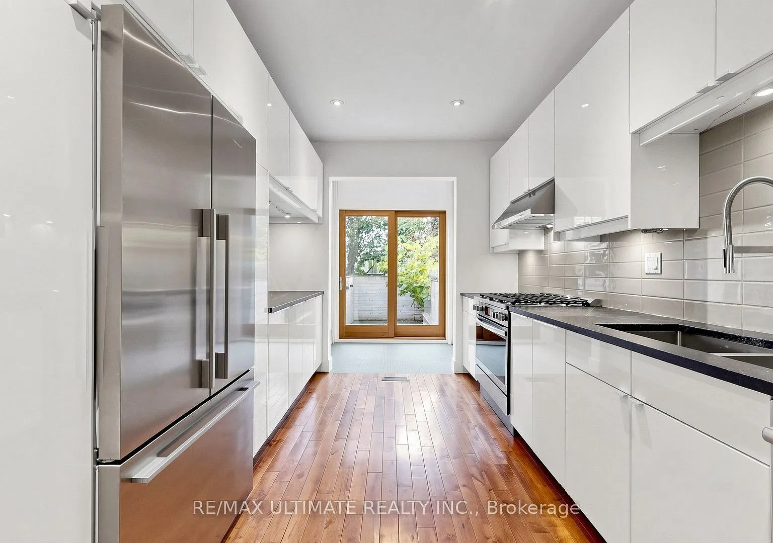 3 bed, $5,100 — Photo 2