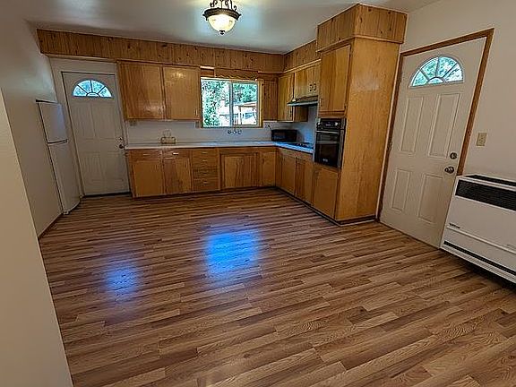 Living rm & Kitchen