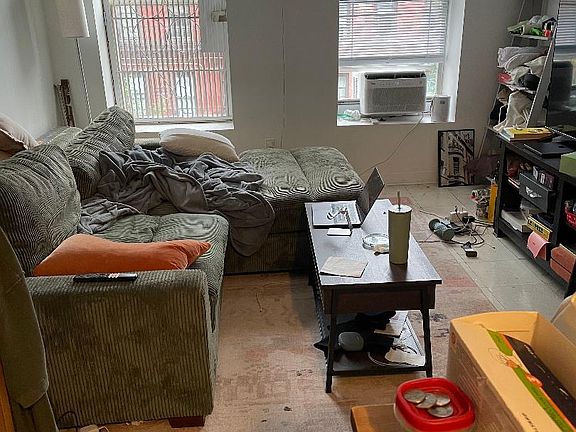 2nd image of 423 E 73rd St #5FW