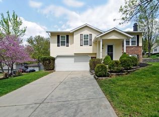 12243 Spring Shadow Ct, Maryland Heights, MO 63043